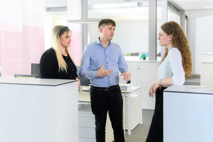 Duales Studium 2027 Bachelor of Arts (m/w/d) BWL-International Business - Ausbildungsbeginn 01.09.2027, 1. Bild